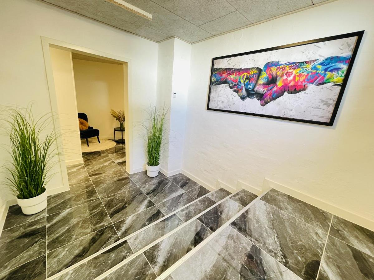 aday - Luxurious 3 bedroom - Modern Living Apartment - Housity
