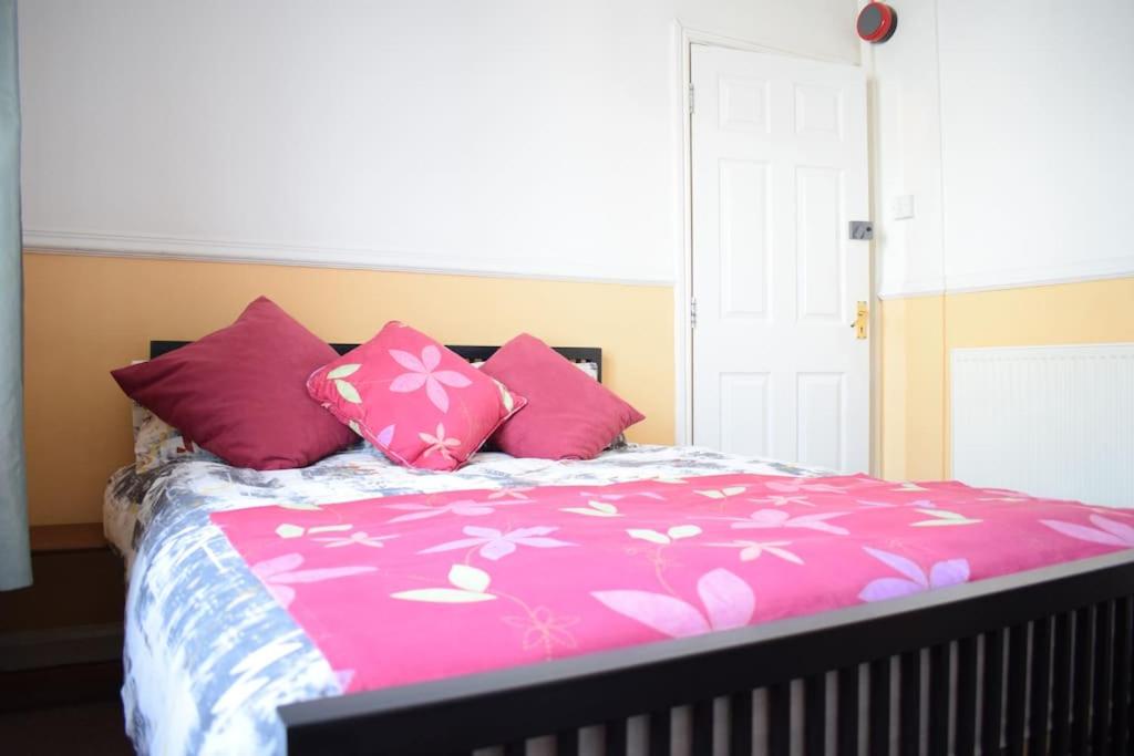 House Stay in Bangor North Wales - Housity