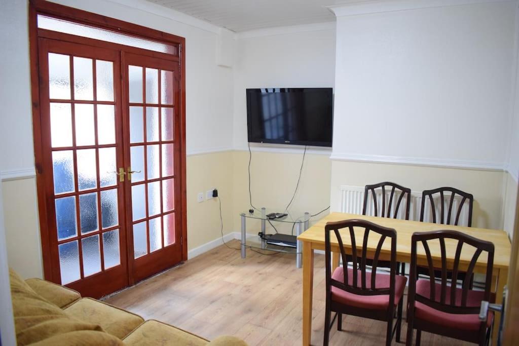House Stay in Bangor North Wales - Housity