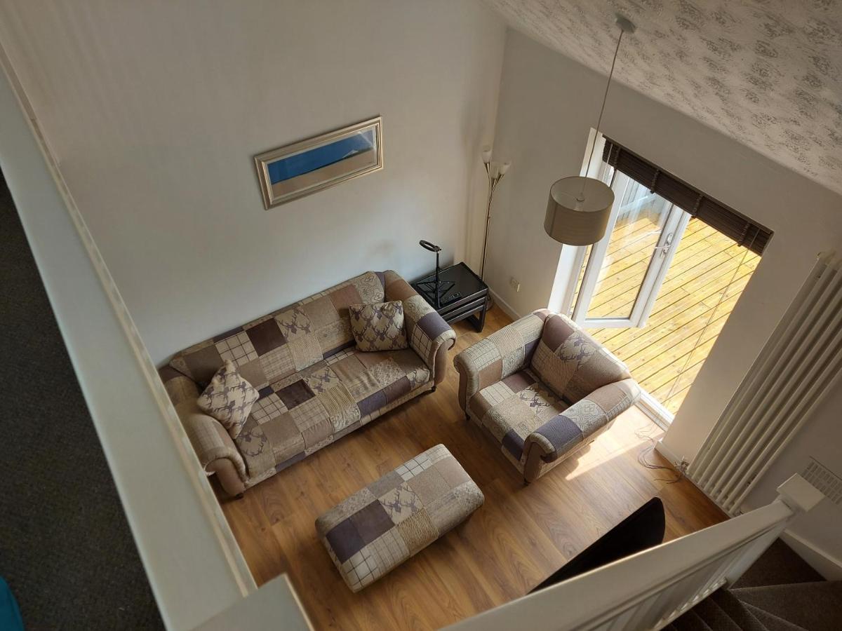 1 Bedroom House with Garden and off road private parking - Housity