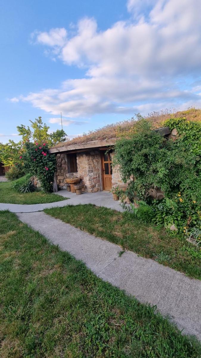 Hobbit eco house -Ždrelo - Housity