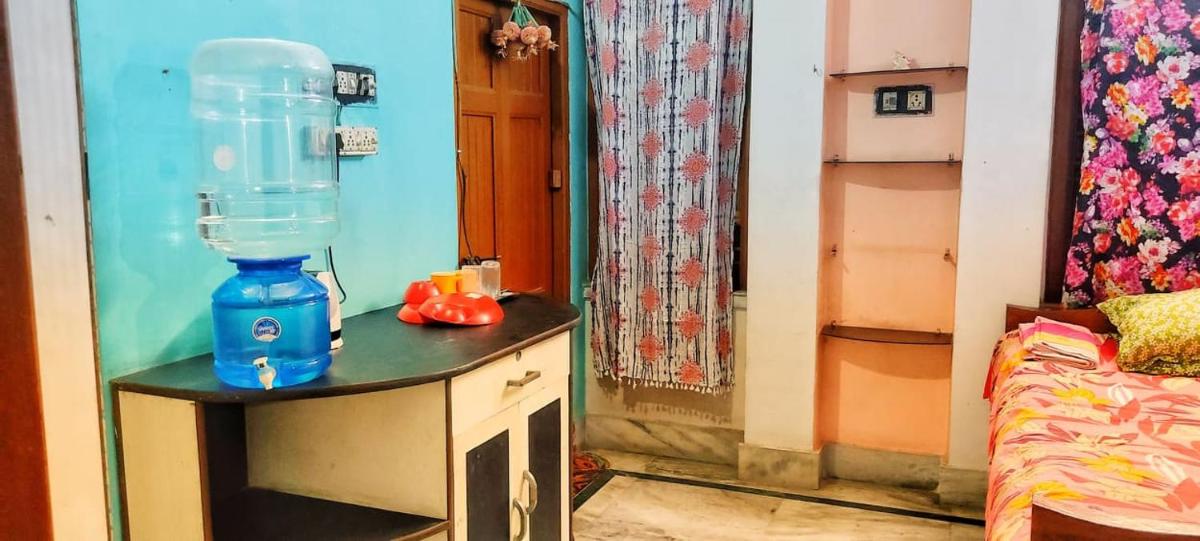 TollyGanj privet entry - Housity