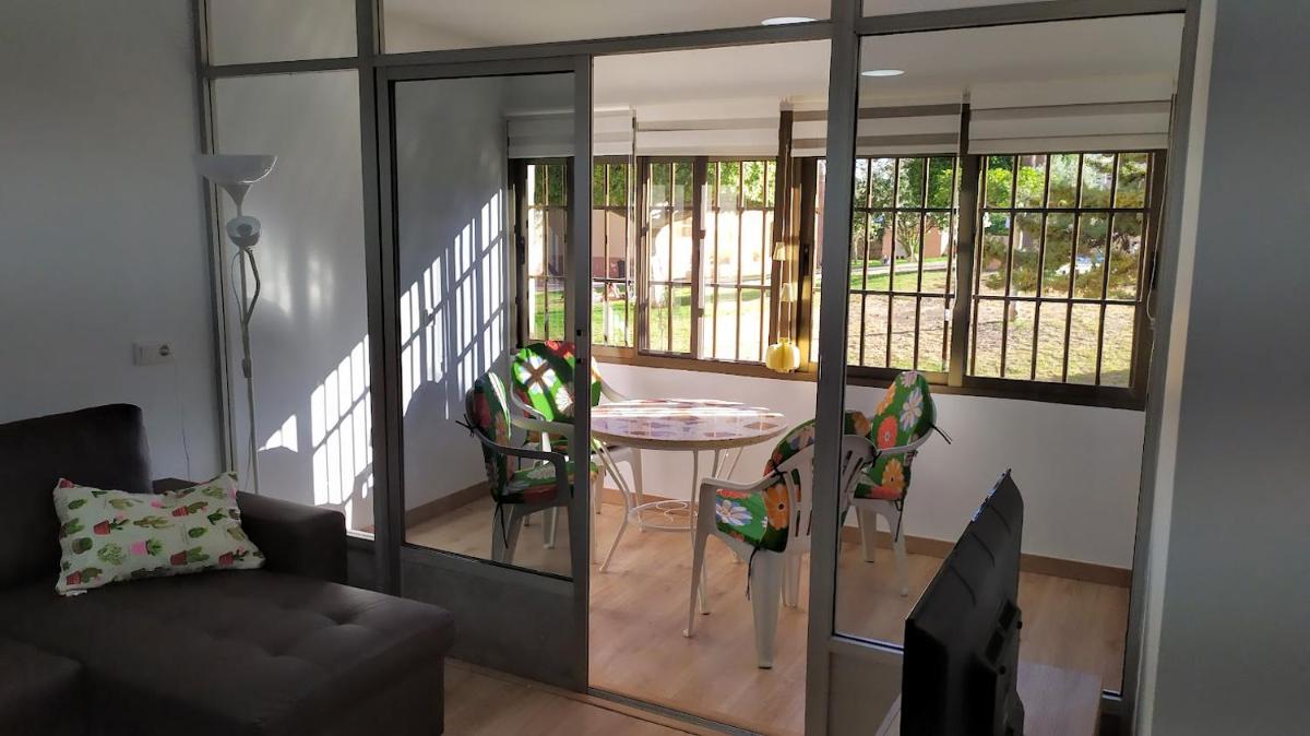 Coqueto apartamento con terraza en la playa - Housity