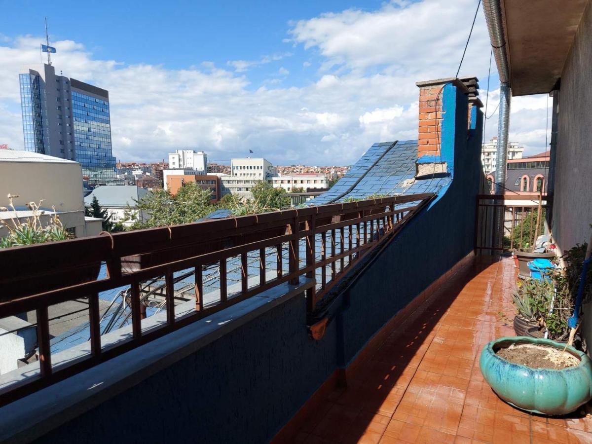 Suitetrails - Lovely and spacious apartment in Prishtina center