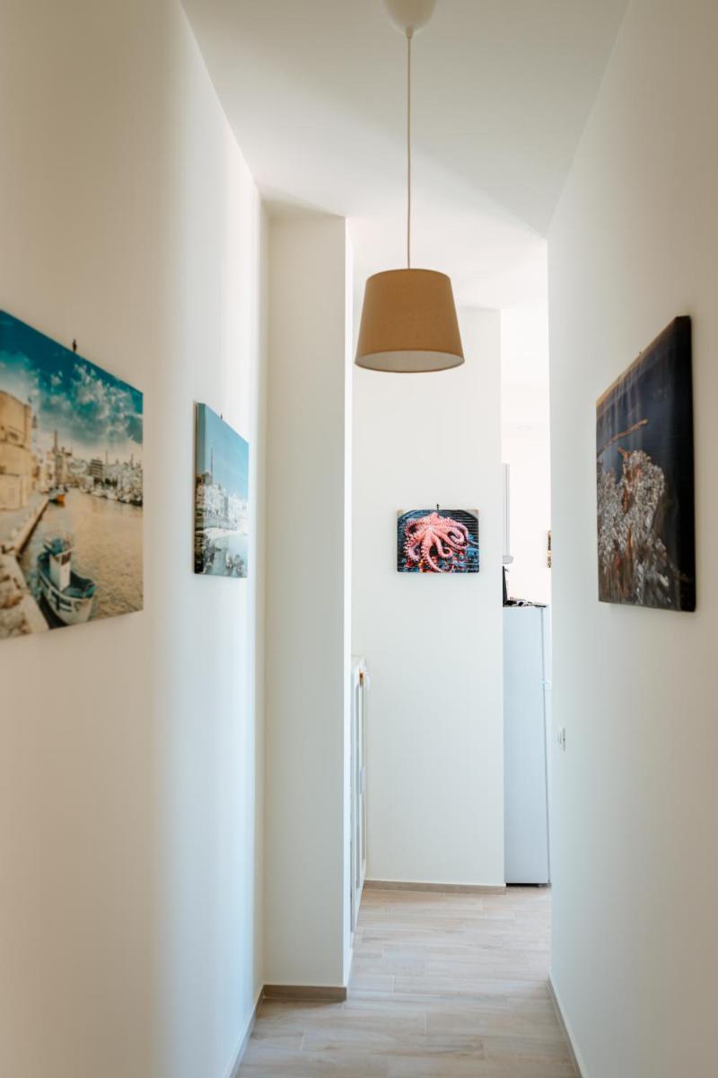 DONNA APOLLONIA home holiday - Hizvo