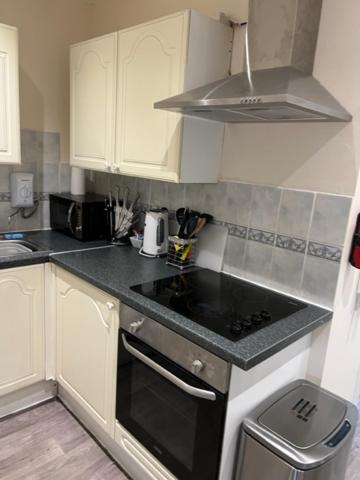 Waverley Inn Flat - Housity