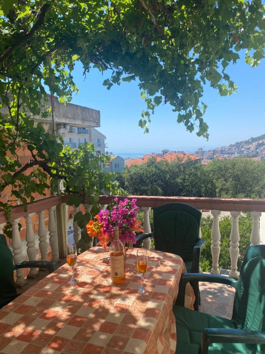 Sunny Villa Apartments - Housity