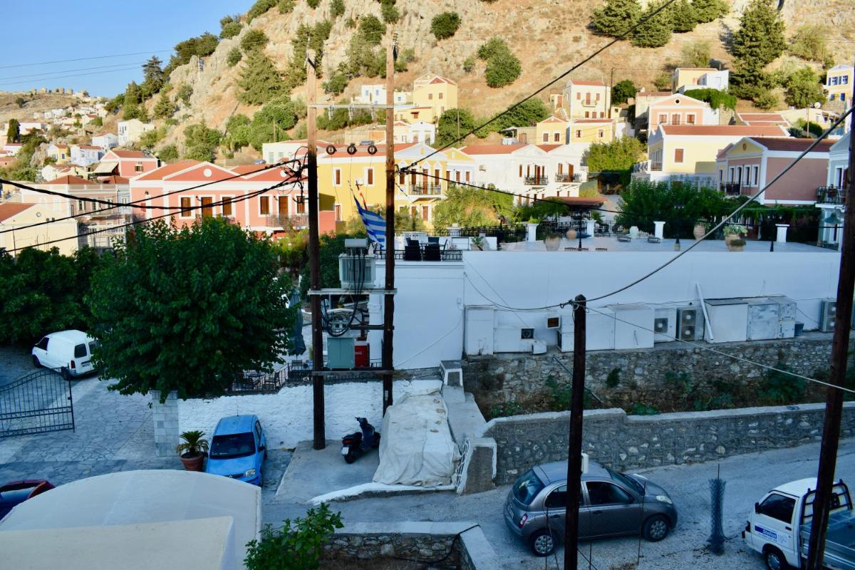 ΚΟΥΛΟΥΝΤΡΗ (1) - Housity