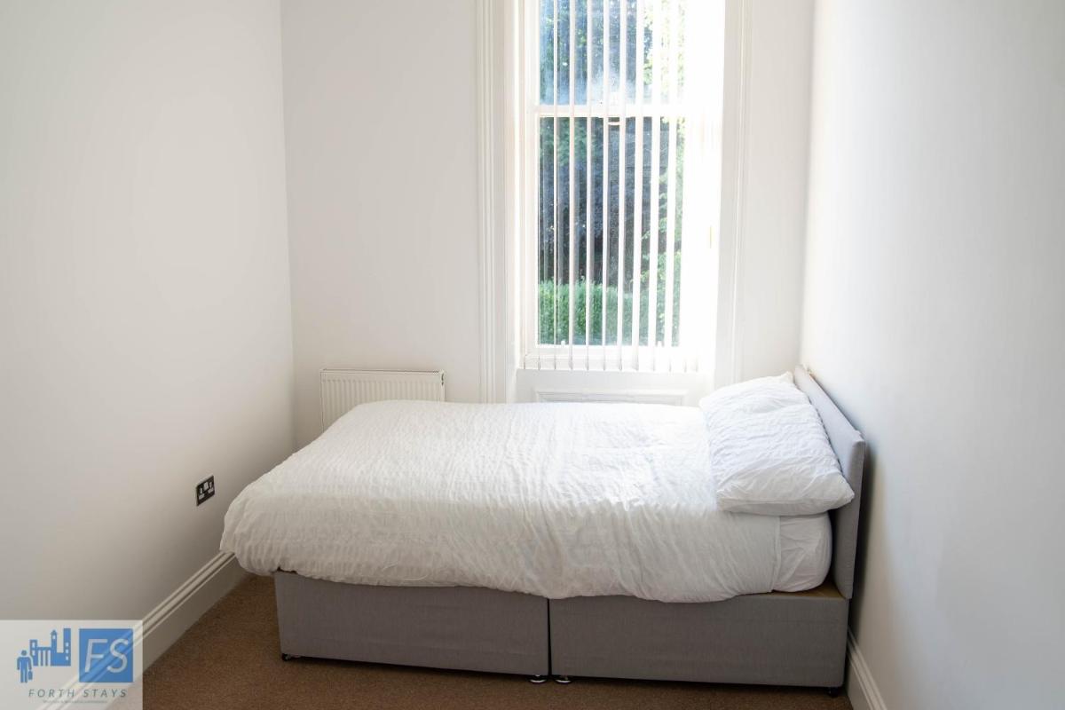 2 Bedrooms with 4 beds - sleeps 6 - Housity