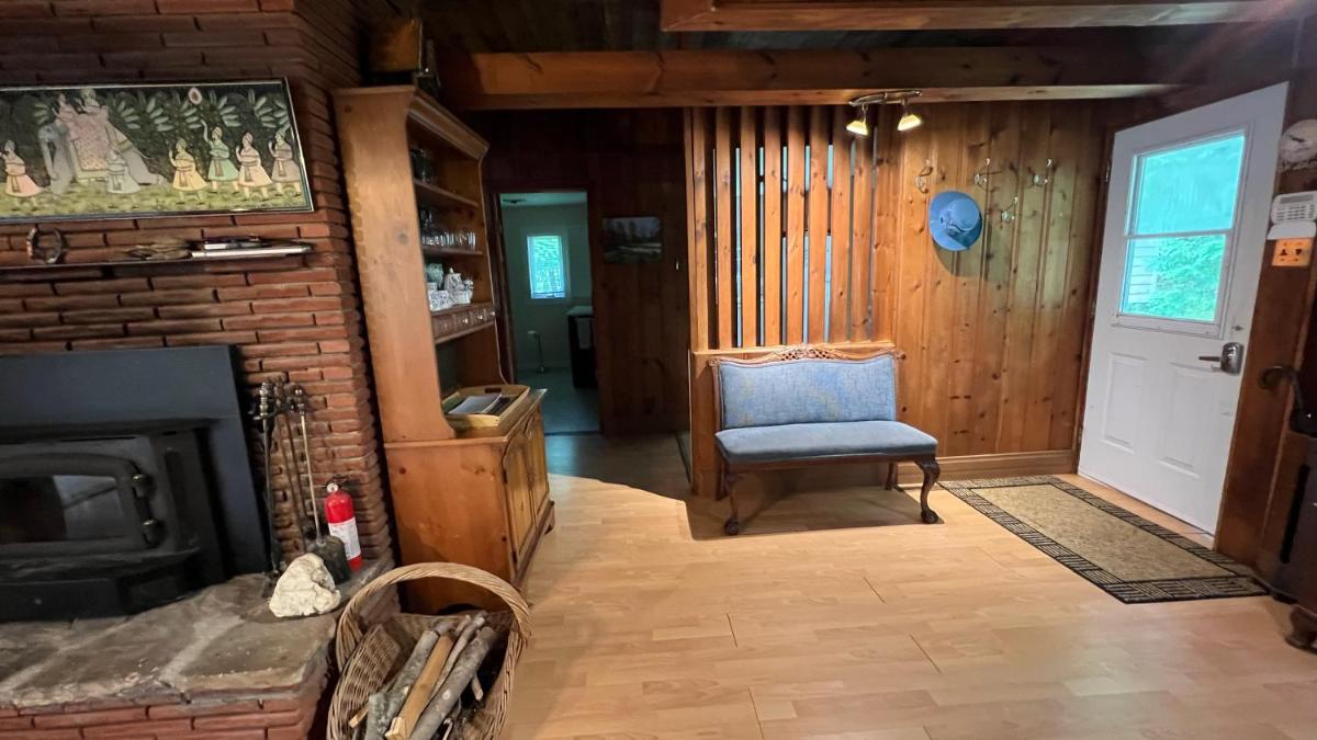 Lakeside Cottage - Housity