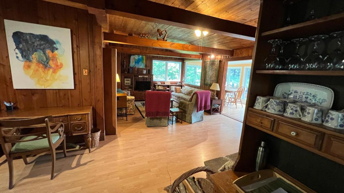 Lakeside Cottage - Housity