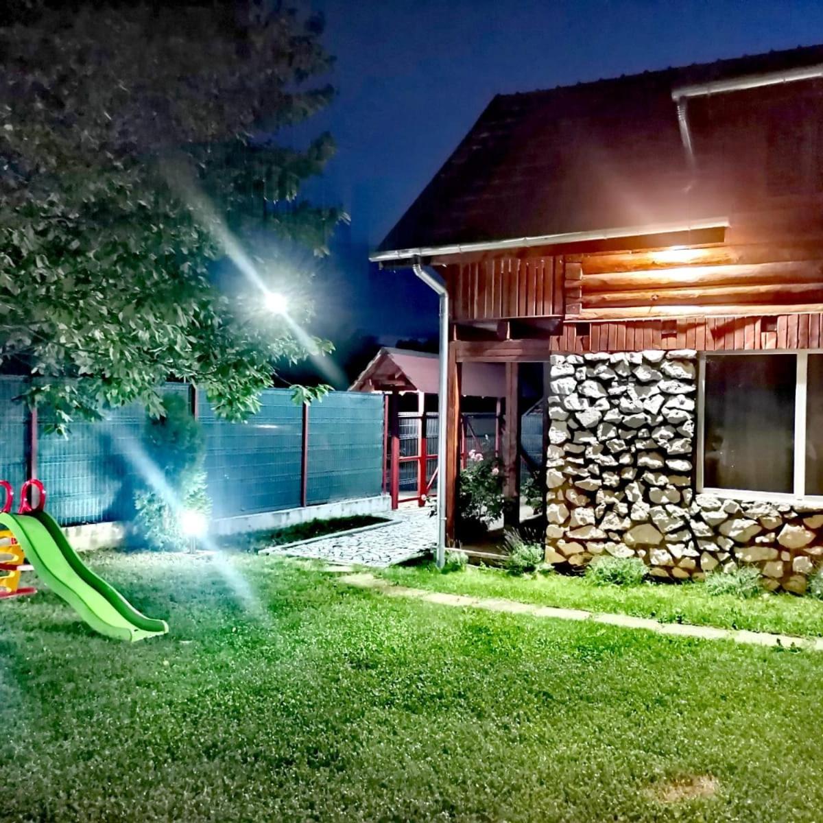 Cabana Piatra Plaiului - Housity