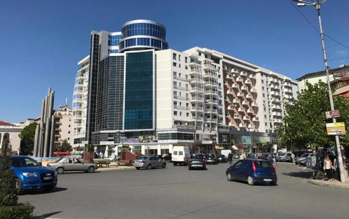 Sky 2 Apartment City Center - Housity