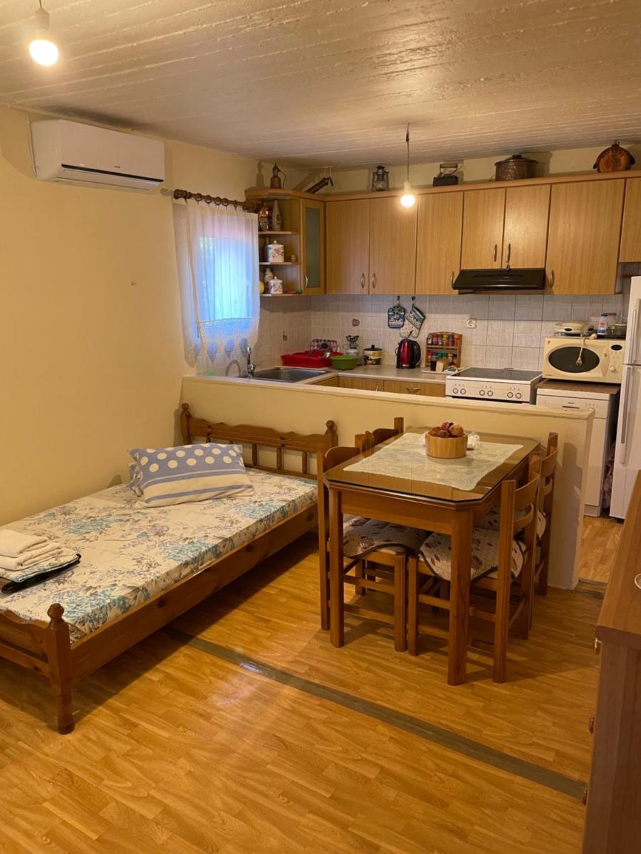 Villa Lochia - Mikrospilia House - Housity