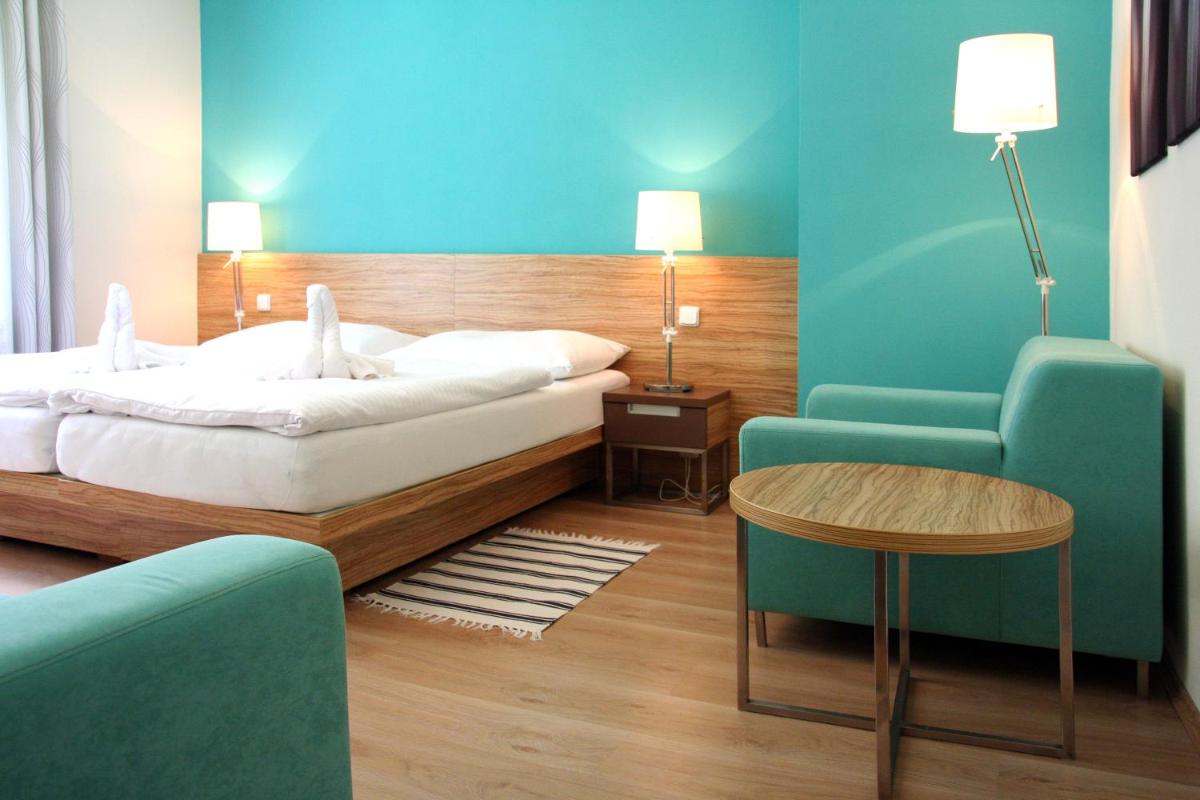 Hotel Vyhlídka - Housity