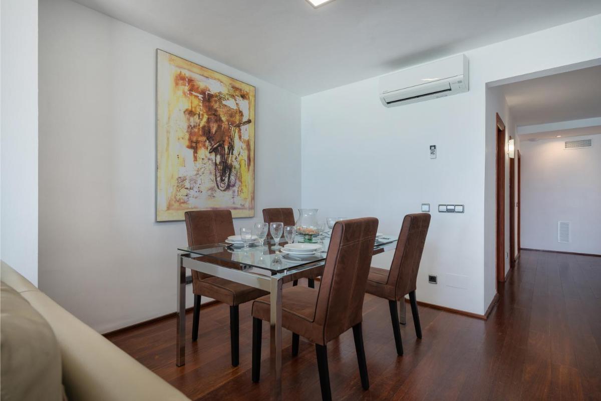Blau Blue 3 - Housity