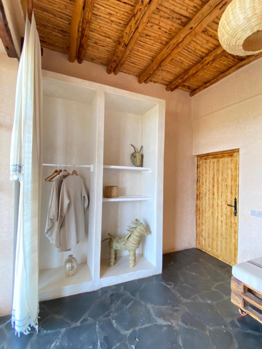 Farm Villa with pets - Housity