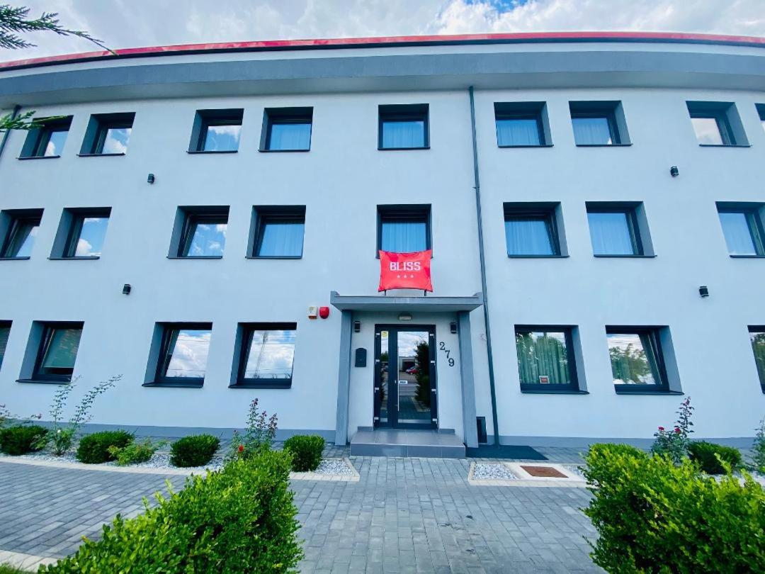 Hotel Bliss - Housity