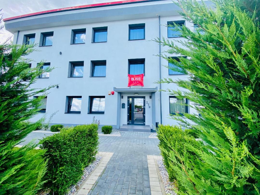Hotel Bliss - Housity