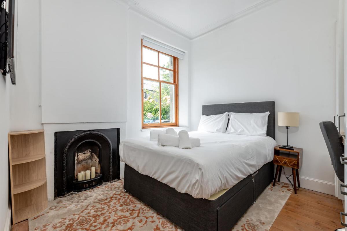 Oakwood House - Sleeps 6 - St Andrews - Housity