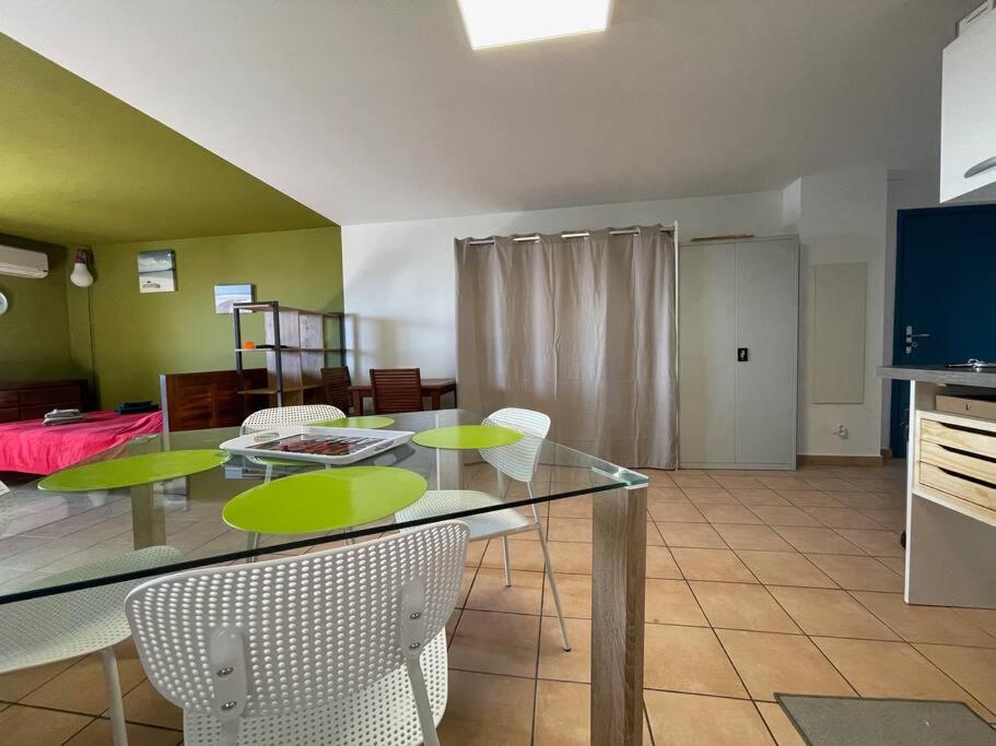 Immense StuDio 51 jusqu'à 4 personnes avec vue mer - Housity