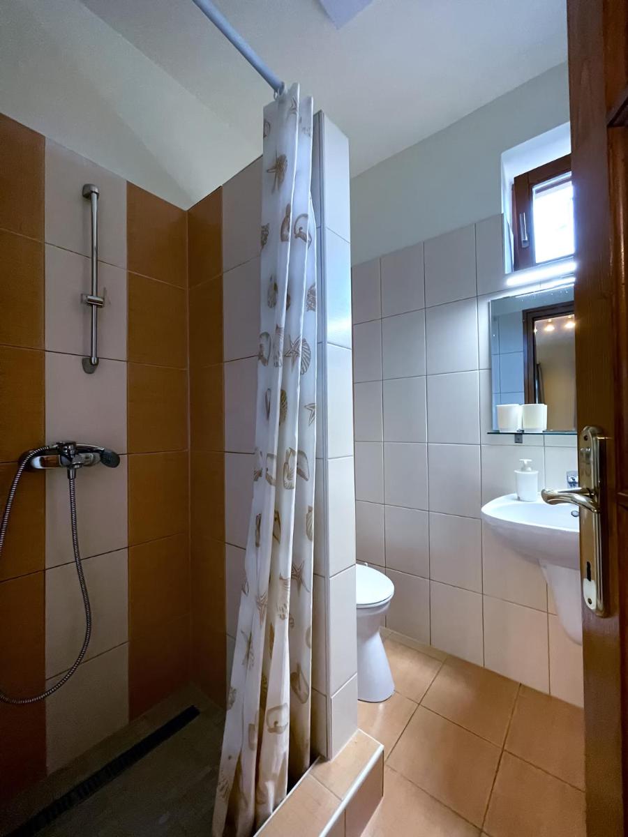 Őzkút Apartmanház - Housity