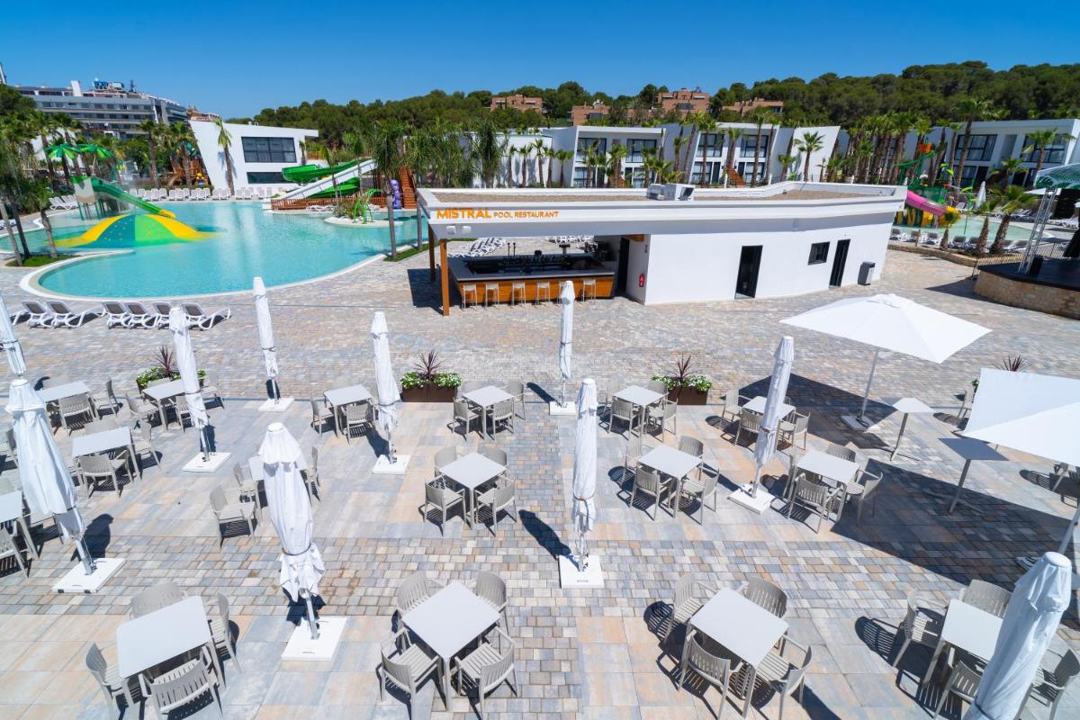 Piscina en o cerca de Alannia Salou