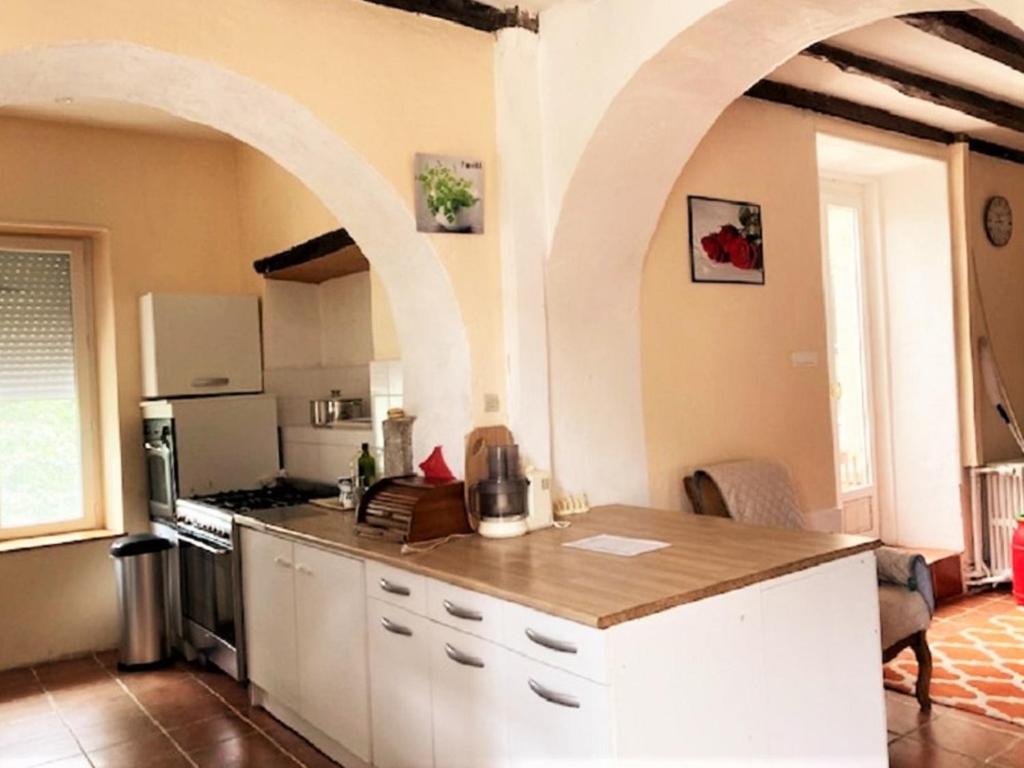 Grande maison de charme, 14 pers. 5 chambres, sauna, écrin de verdure, baby foot - Housity