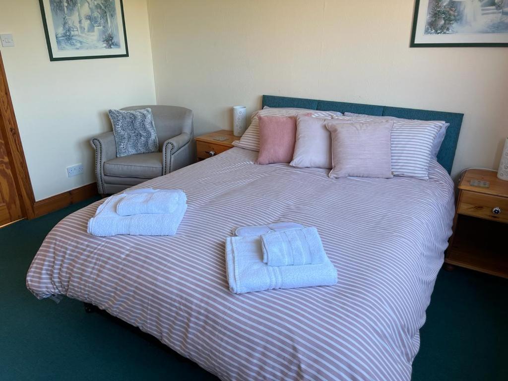 An Escape for 2: Near a Castle Island in Scotland - Housity
