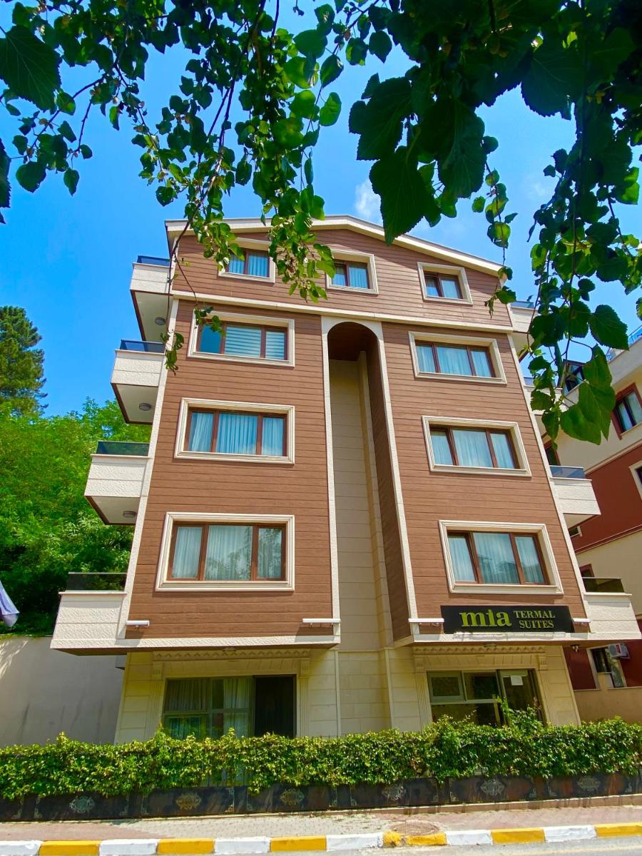 Mia Thermal Suits - Housity