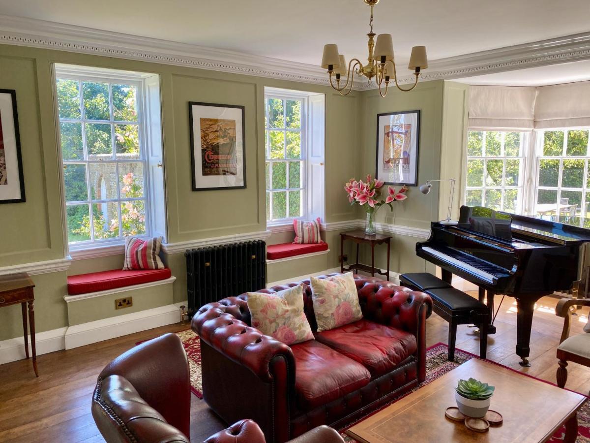 Beautiful Georgian Farmhouse near to beaches - Housity