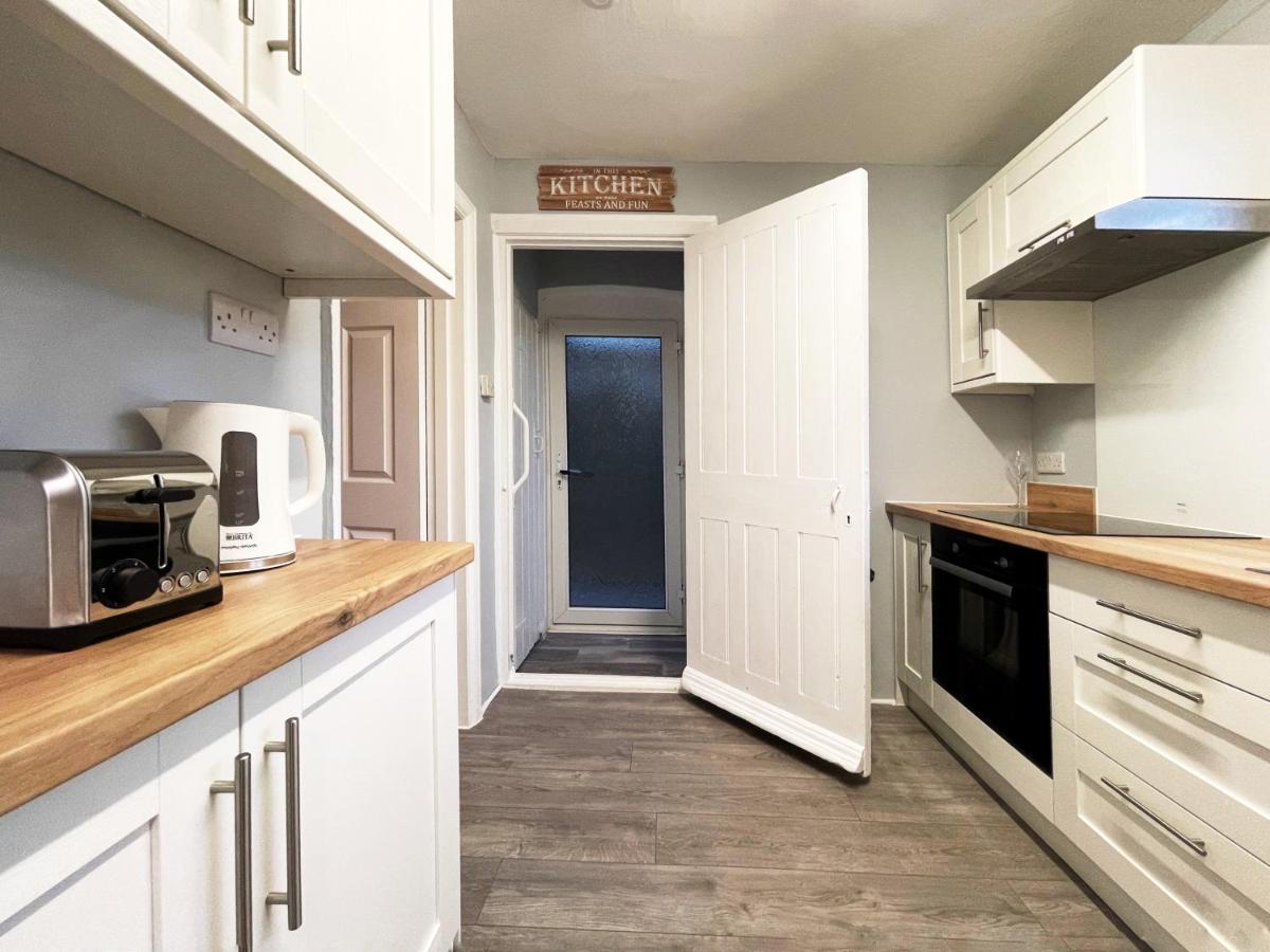 Russels Place near Eastbourne Beach - Housity