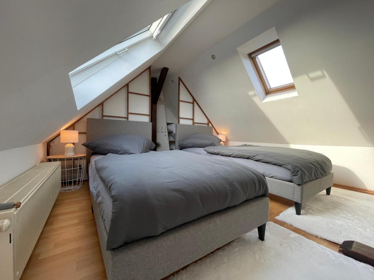 Design Apartment am CentrO mit Homeoffice Balkon und WIFI - Housity