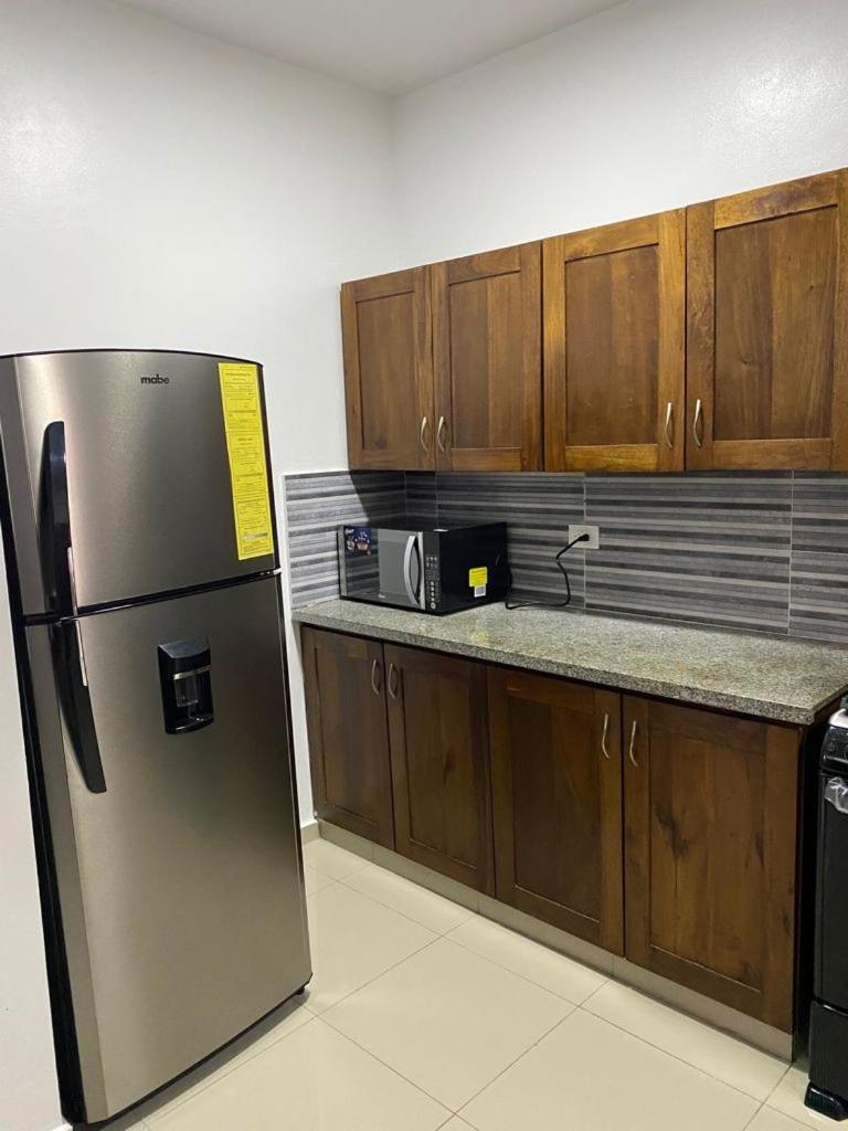 Paramount 3-Bedroom Apartment with Parking - Housity