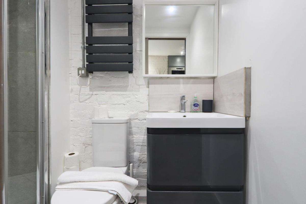 Quirky and Cool Christmas Steps 2 bed - Housity