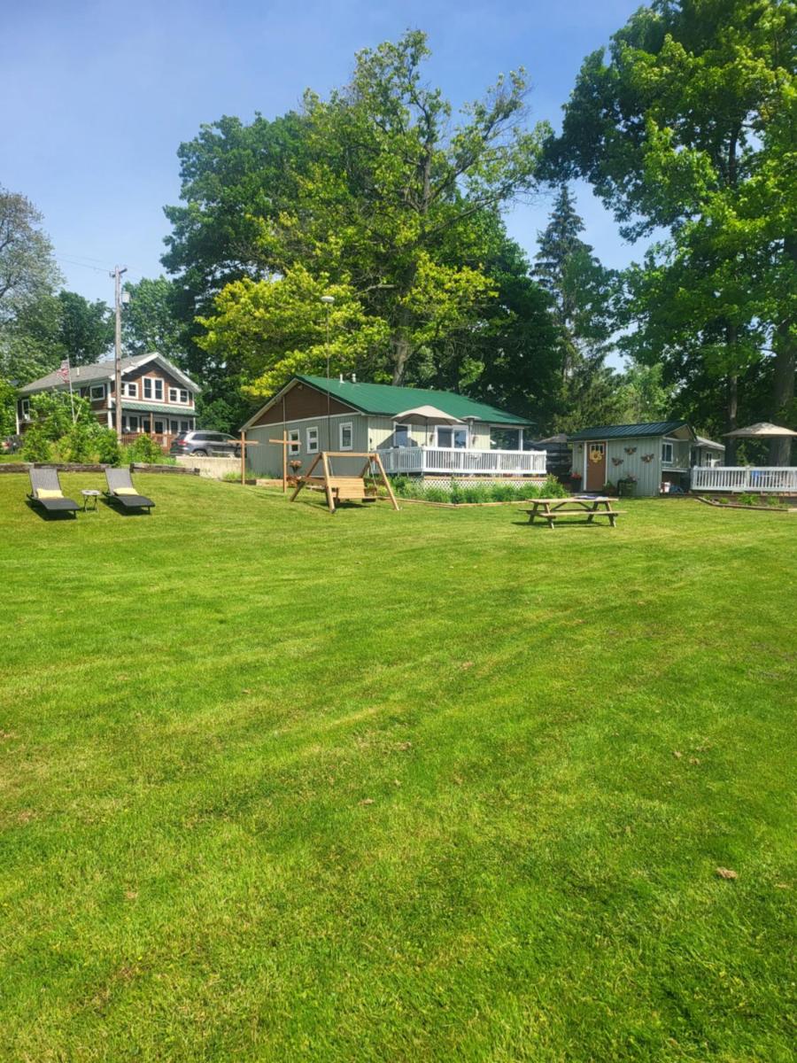 The Lakefront Cottage on Big Pine Island - Housity