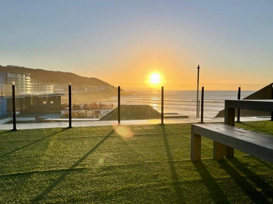 Surfside : Luxury seaside apartment - Housity