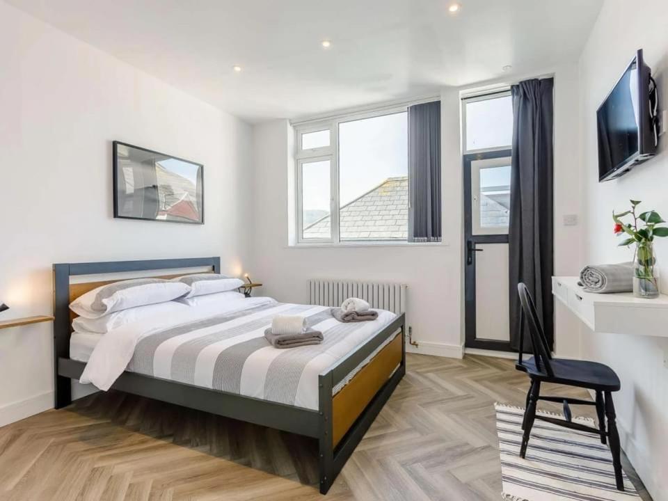 Surfside : Luxury seaside apartment - Housity
