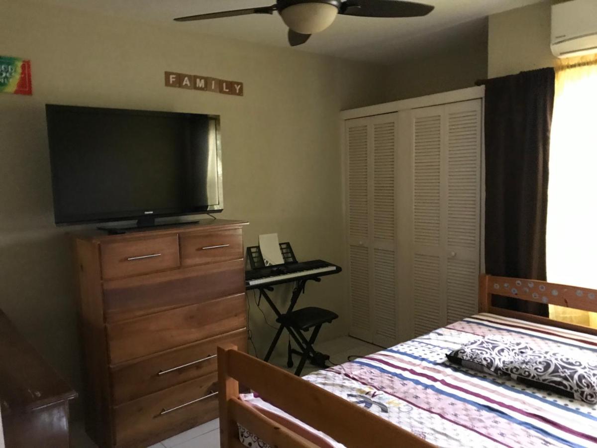 Posh Suites Ja - Housity