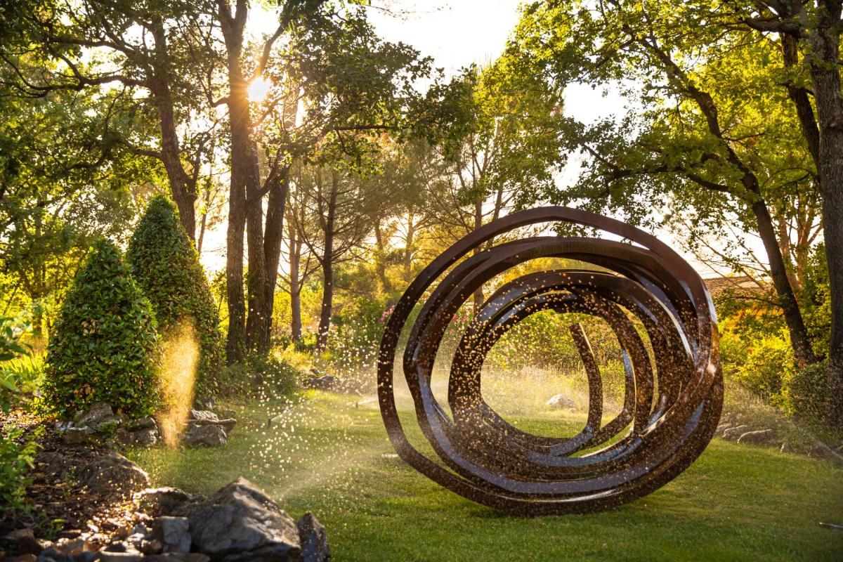 Jardin de l'établissement Terre Blanche Hotel Spa Golf Resort
