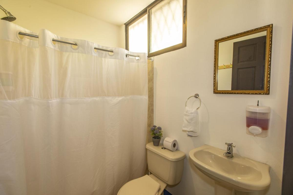 Armonia #6 Spacious Beachside 2BR Apartment in the Heart of Coco - Housity