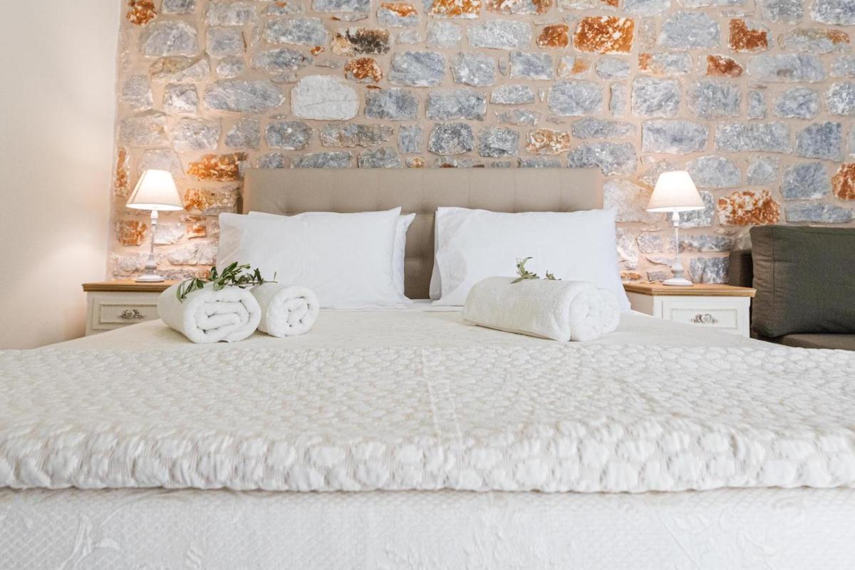 Elaianthos 2 - Housity