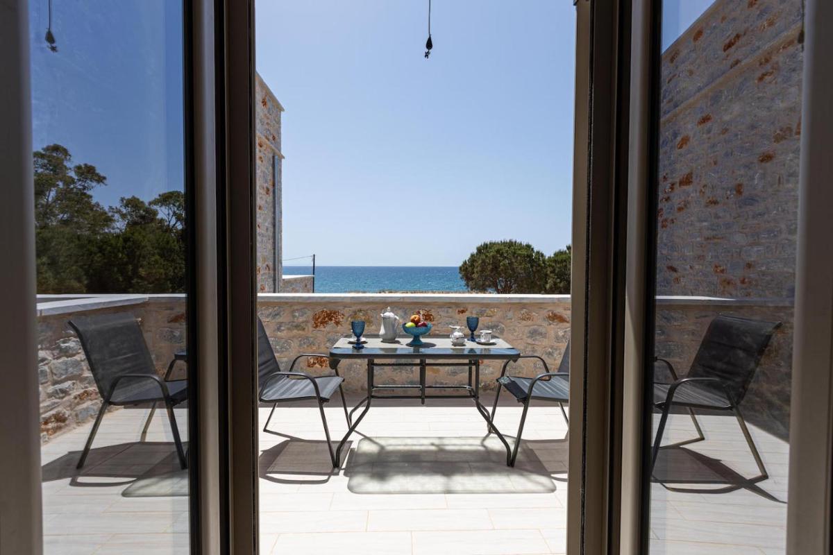 Elaianthos 2 - Housity