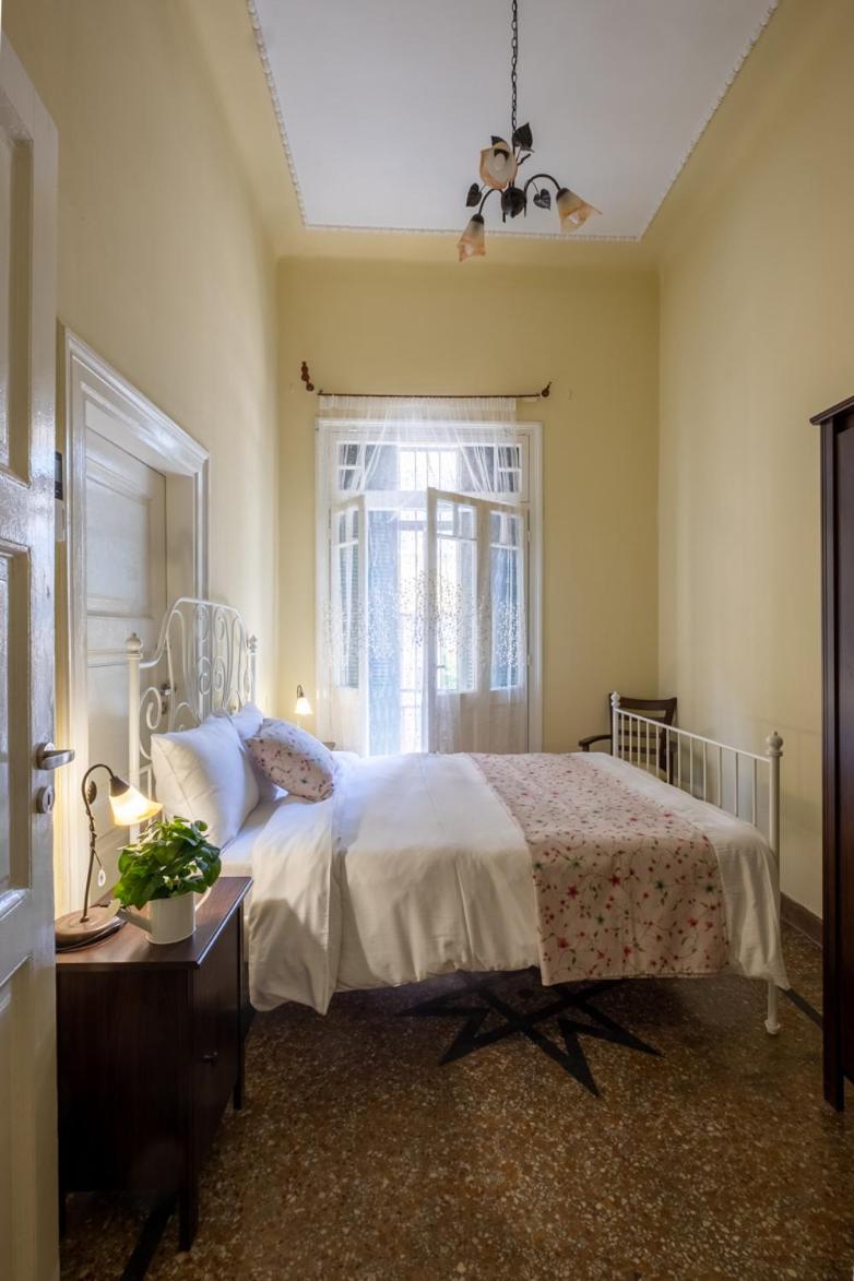 Aristofanous traditional guest house in Psyri - Housity