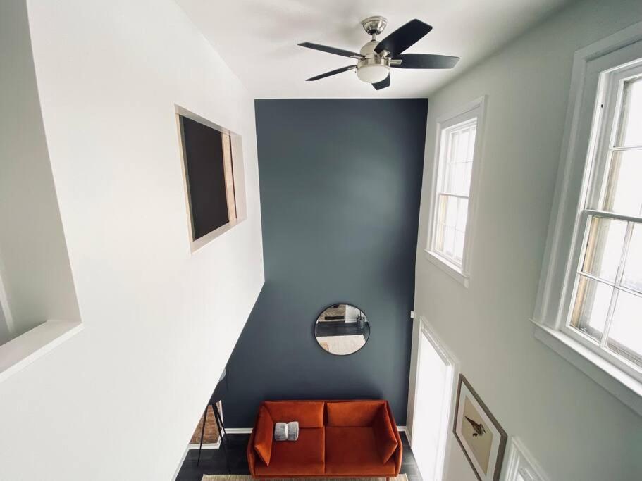 Modern 5BR Residence with Lots of Space for Friends and Family - Housity