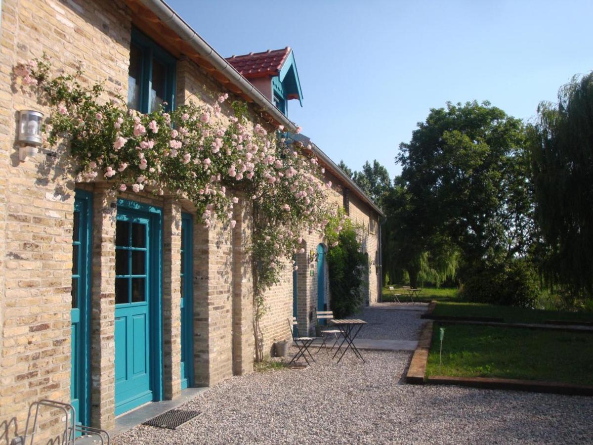 Gîte de Charme avec Jardin, Equipé pour Familles et Bébés, à 15km de Dunkerque et 3km de Bergues - FR-1-510-170 - Housity