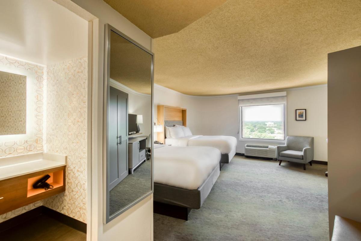 Holiday Inn Mobile Downtown Historic District, an IHG Hotel - Housity
