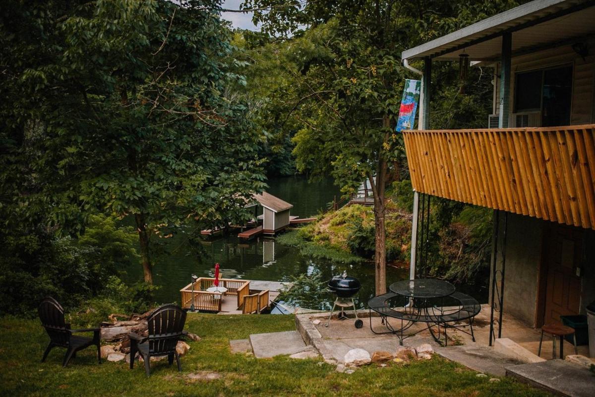 Fishermans Haven on Quiet Cove Claytor Lake 2BS6 - Housity