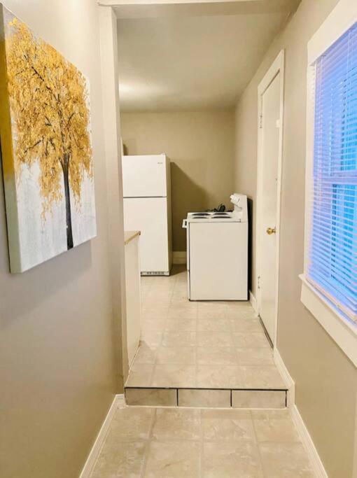 CHERRY ST LITTLE LOVE HOUSE* SHOP*DINE* RT 66*EXPO CENTER*BOK*DOWNTOWN - Housity