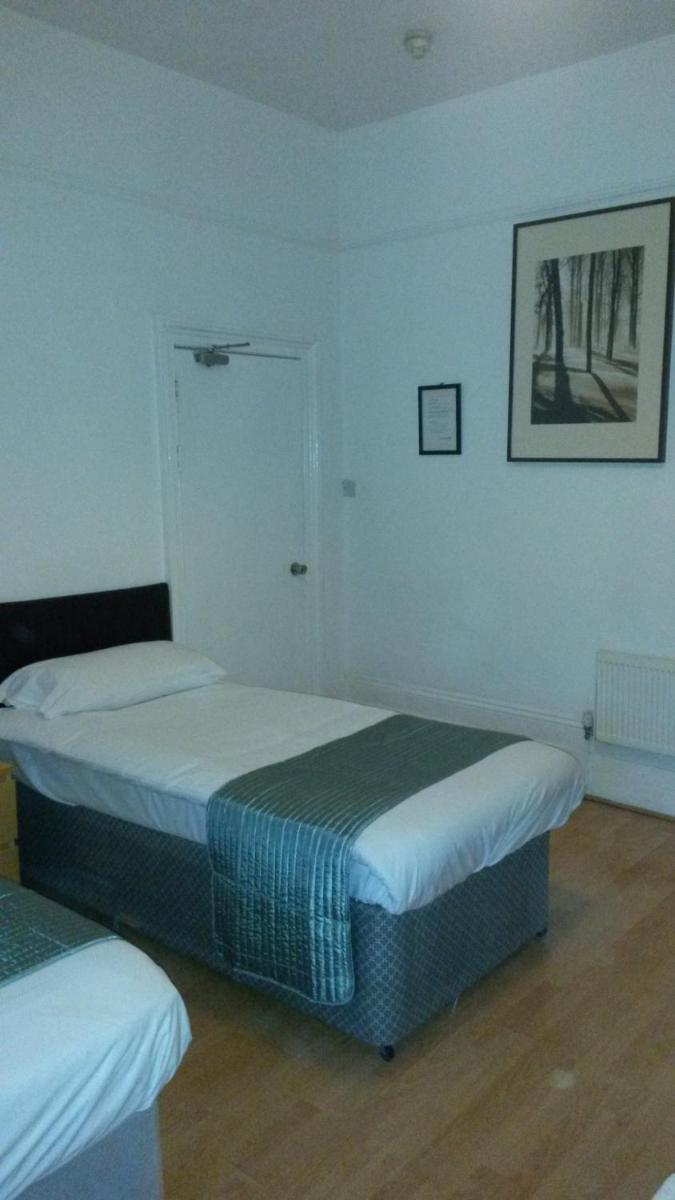 Cedars House Hotel - Housity
